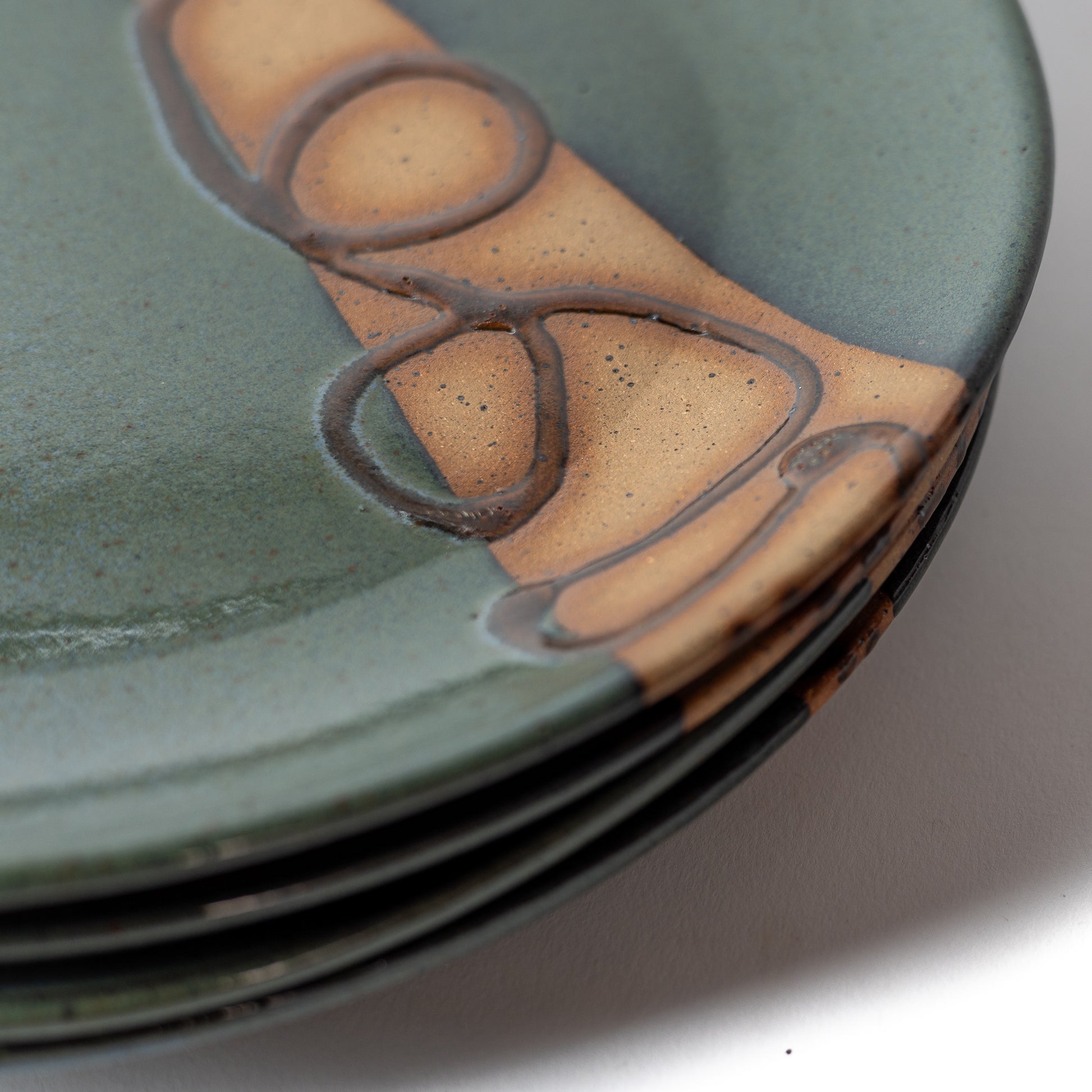 Dinner Plate - Greybeard